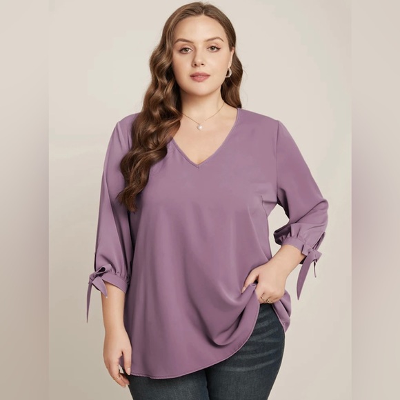 BloomChic Tops - NWT Bloomchic knotted sleeve V neck blouse size 14-16 (1X)